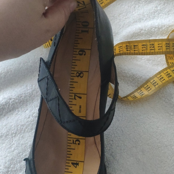 Fidji Leather Pumps - Picture 8 of 8